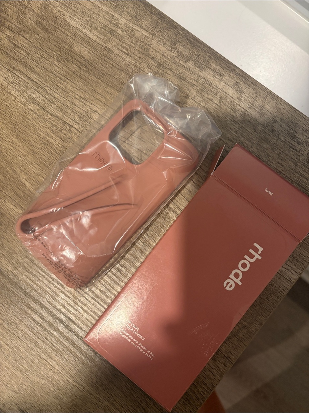iPhone Silicone Case in Dusty Rose RHODE NEVER USED IPHONE 14 PRO
